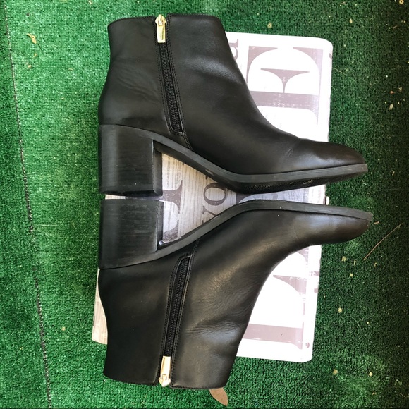Vince Camuto Gaviren Leather Bootie 